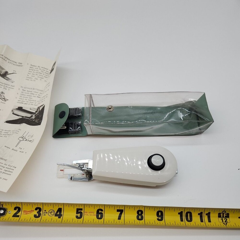 Vintage NEW WAY BUTTONHOLER Attachment for sewing machines made in‎ Japan w/case